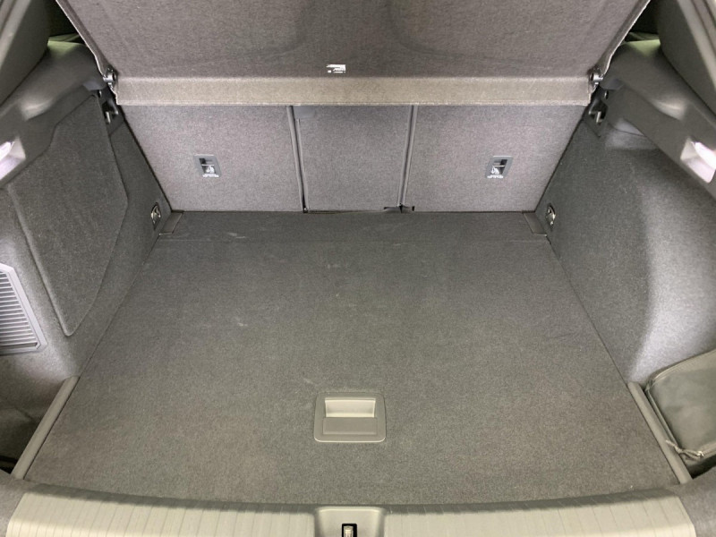 Photo 11 de l'offre de Cupra Terramar 1.5 eHybrid 204 ch DSG6 V à 40998€ chez Carlyss automobiles Vitré