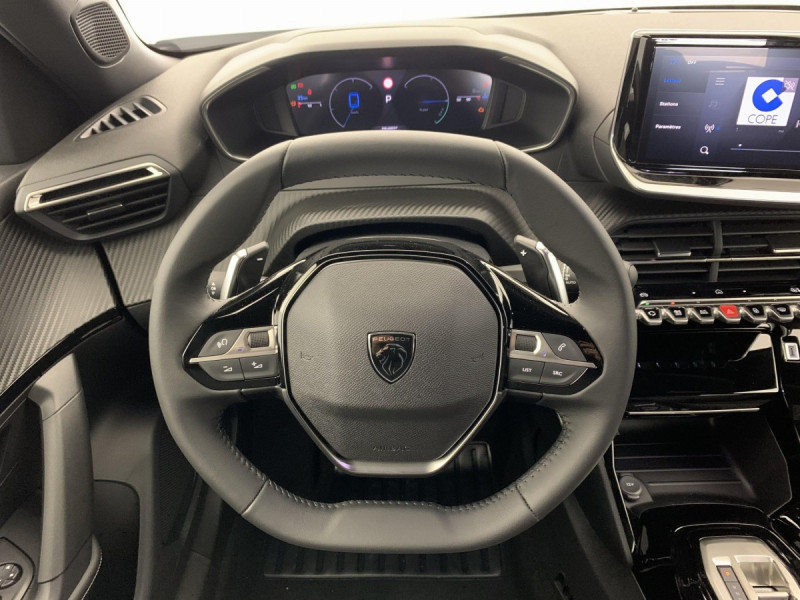 Photo 14 de l'offre de PEUGEOT 2008 Hybrid 145 e-DCS6 Allure à 24998€ chez Carlyss automobiles Vitré