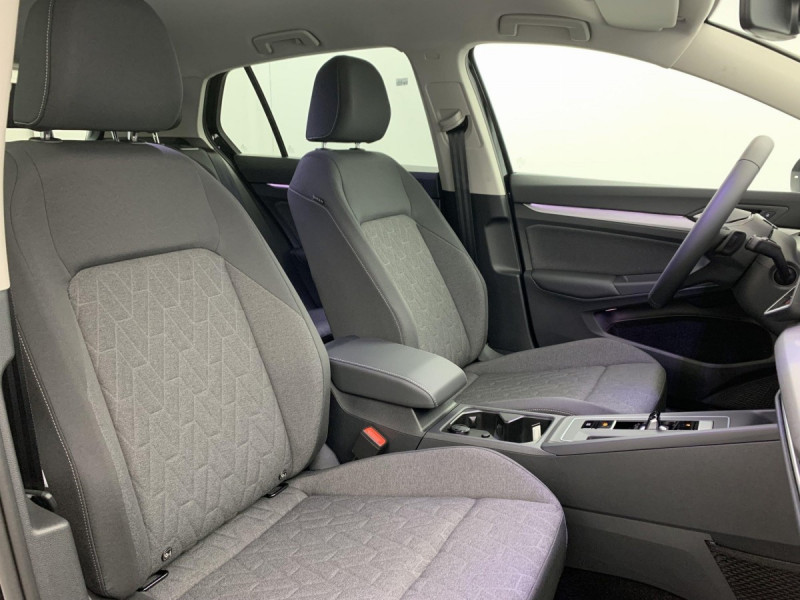 Photo 9 de l'offre de VOLKSWAGEN GOLF 8 1.5 ETSI EVO2 150 DSG7 LIFE PLUS à 32098€ chez Carlyss automobiles Vitré