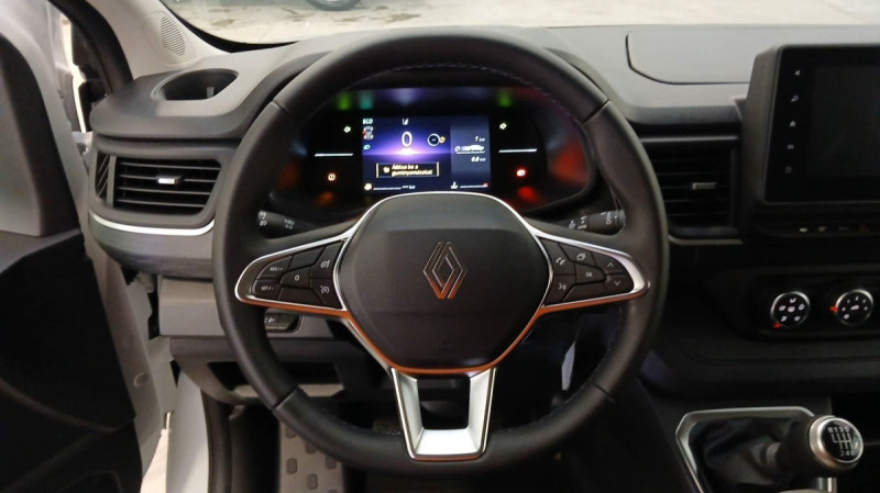 Photo 6 de l'offre de RENAULT TRAFIC FOURGON TRAFIC FGN L2H1 3T BLUE DCI 130 GSR2 EXTRA à 33177€ chez Carlyss automobiles Vitré