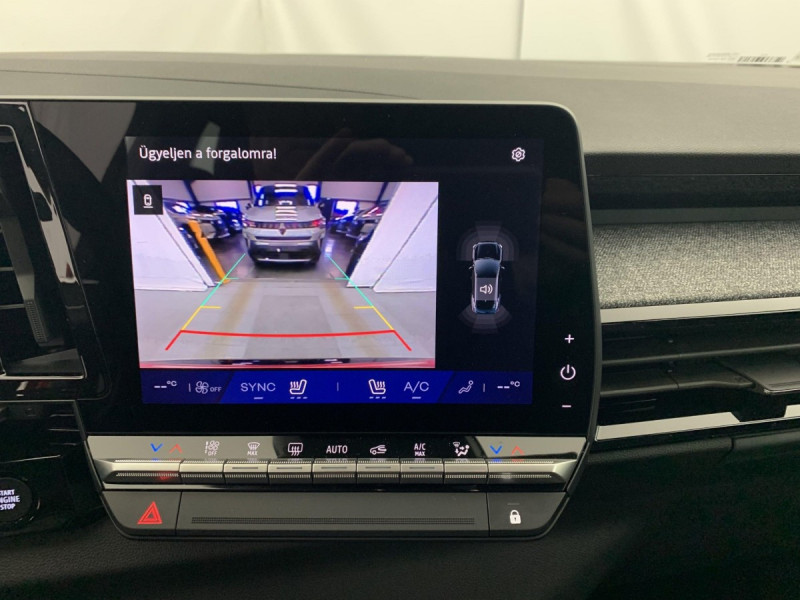 Photo 17 de l'offre de Renault AUSTRAL NOUVEAU FULL HYBRID E-TECH 200 CH EVOLUTION à 31998€ chez Carlyss automobiles Vitré