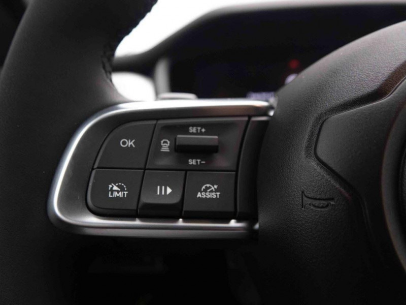 Photo 19 de l'offre de Jeep Avenger 1.2 MHEV 110 DCT6 Altitude à 27502€ chez Carlyss automobiles Vitré