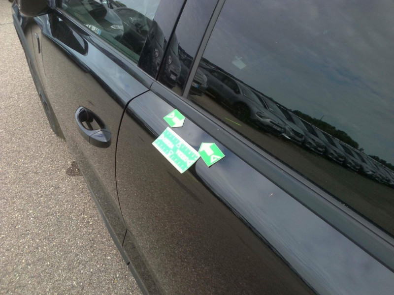 Photo 7 de l'offre de Peugeot 408 Hybrid 136 e-DCS6 GT à 29798€ chez Carlyss automobiles Vitré