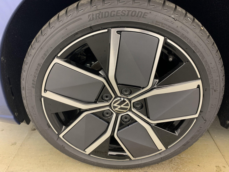 Photo 21 de l'offre de VOLKSWAGEN GOLF 8 1.5 eTSI EVO2 116 DSG7 Life Plus à 29998€ chez Carlyss automobiles Vitré