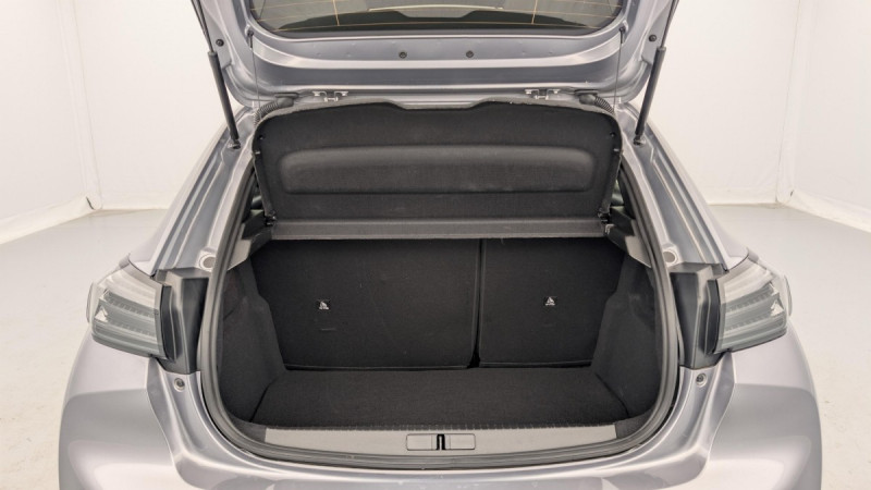 Photo 11 de l'offre de PEUGEOT 208 Hybrid 136 e-DCS6 GT à 21505€ chez Carlyss automobiles Vitré