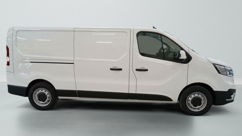 Photo 3 de l'offre de RENAULT TRAFIC FOURGON TRAFIC FGN L2H1 3T BLUE DCI 130 GSR2 EXTRA à 33177€ chez Carlyss automobiles Vitré