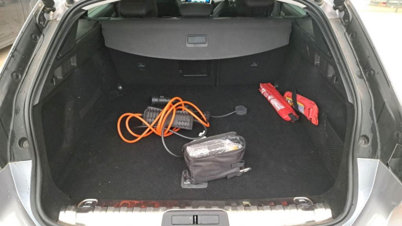 Photo 6 de l'offre de PEUGEOT 508 SW Business 508 SW Hybrid 225 e-EAT8 Allure Business à 24698€ chez Carlyss automobiles Vitré