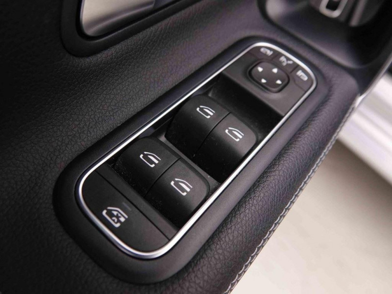 Photo 12 de l'offre de MERCEDES-BENZ CLA 250e 218 PHEV DCT Business à 32198€ chez Carlyss automobiles Vitré