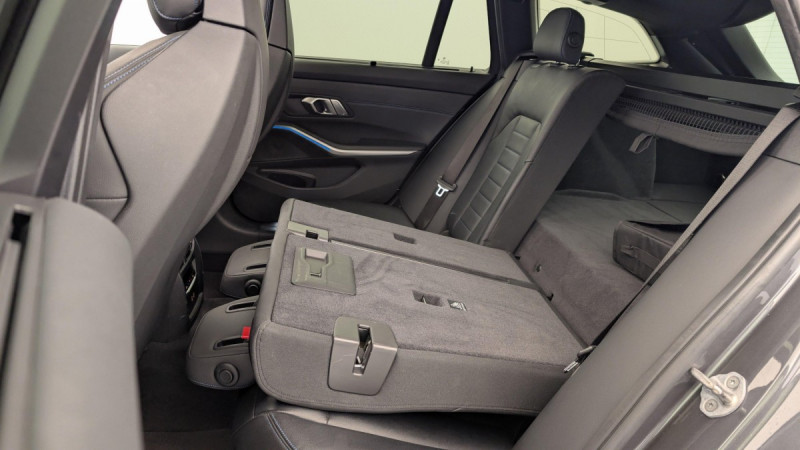 Photo 12 de l'offre de BMW Serie 3 Touring G21 Touring 330e xDrive 292 ch BVA8 M Sport à 31043€ chez Carlyss automobiles Vitré