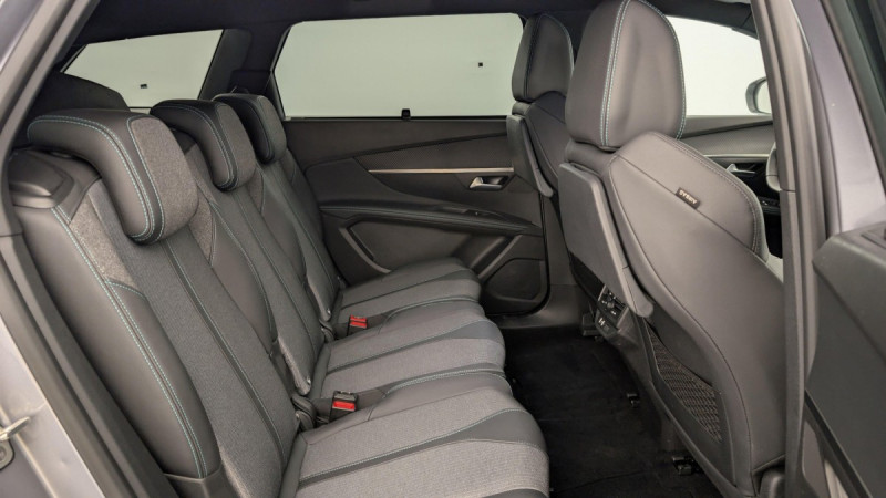 Photo 10 de l'offre de PEUGEOT 5008 PureTech 130ch S&S BVM6 Allure Pack à 25969€ chez Carlyss automobiles Vitré
