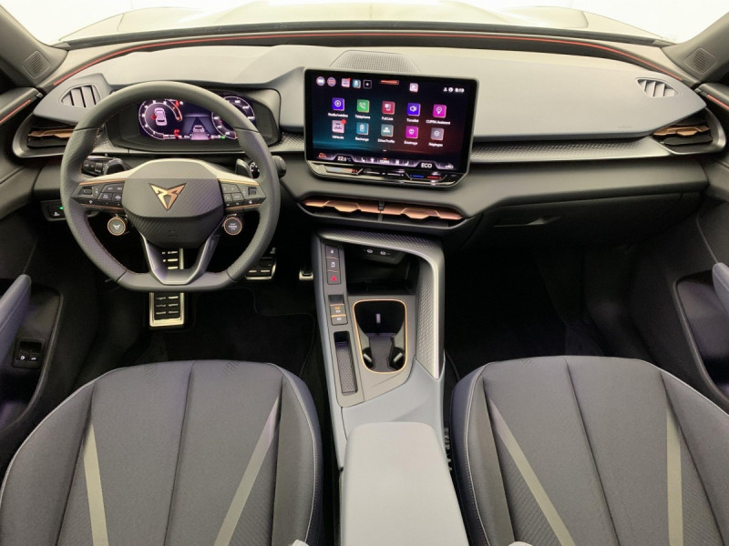 Photo 12 de l'offre de Cupra Terramar 1.5 eHybrid 204 ch DSG6 V à 40998€ chez Carlyss automobiles Vitré