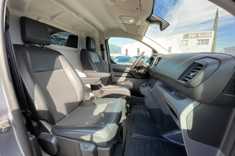 Photo 9 de l'offre de CITROEN Jumpy Fourgon JUMPY FGN M BLUEHDI 180 S&S EAT8 DRIVER à 15498€ chez Carlyss automobiles Vitré