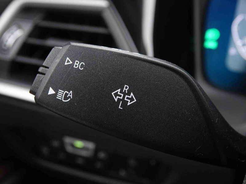 Photo 16 de l'offre de Bmw 3 330e 292 PHEV Business Edition à 34098€ chez Carlyss automobiles Vitré