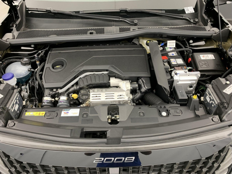 Photo 16 de l'offre de PEUGEOT 2008 Hybrid 145 e-DCS6 GT à 26158€ chez Carlyss automobiles Vitré