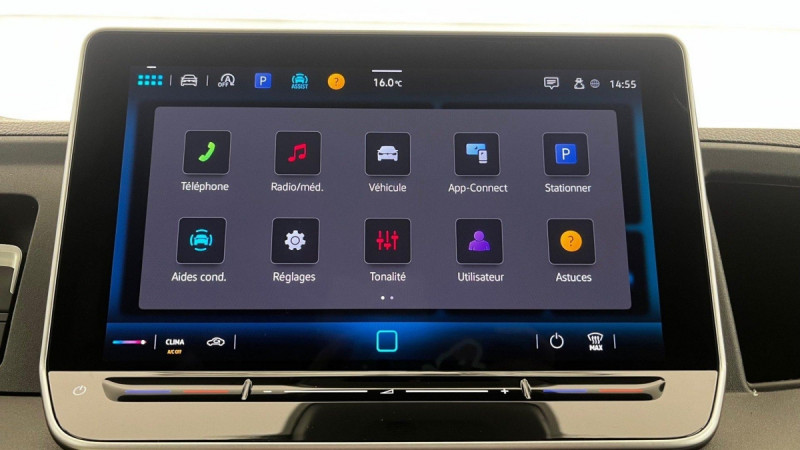 Photo 12 de l'offre de VOLKSWAGEN Crafter VAN 35 L3H3 2.0 TDI 140 CH BUSINESS à 35037€ chez Carlyss automobiles Vitré