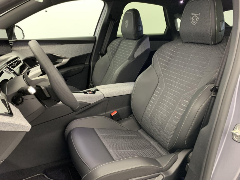 Photo 21 de l'offre de PEUGEOT 3008 Hybrid 145 e-DCS6 GT à 32958€ chez Carlyss automobiles Vitré