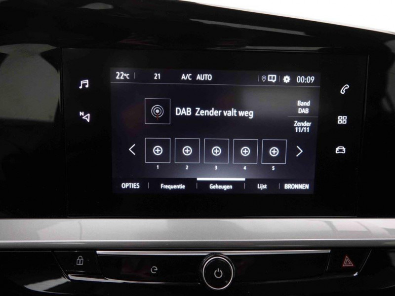 Photo 10 de l'offre de OPEL Mokka-e 50 kWh Edition à 22226€ chez Carlyss automobiles Vitré