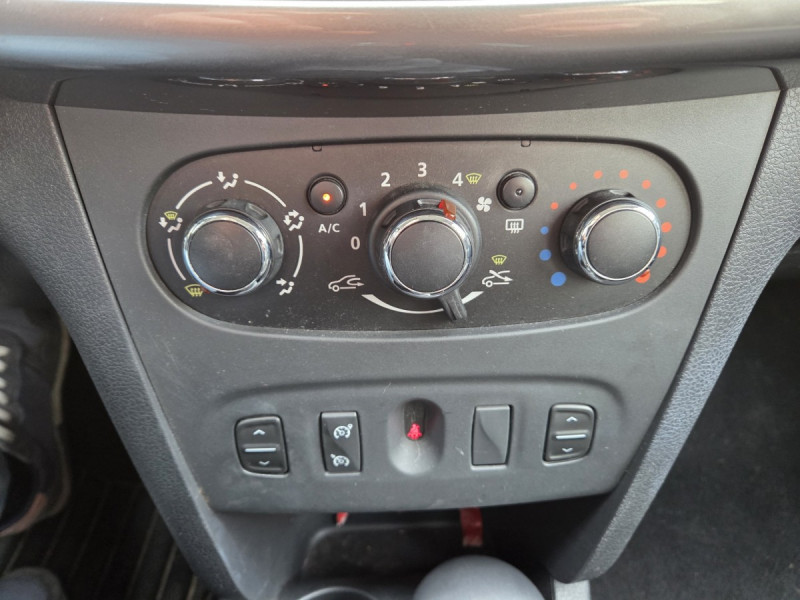 Photo 12 de l'offre de Dacia Sandero (2) Stepway Prestige TCe 90 à 8990€ chez Carlyss automobiles Vitré