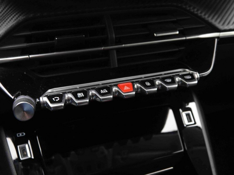 Photo 15 de l'offre de Peugeot E-208 50 kWh 136 Allure à 21701€ chez Carlyss automobiles Vitré