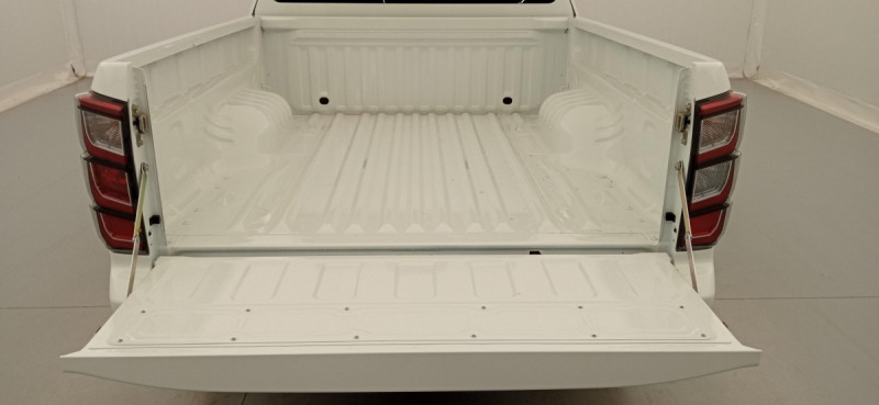 Photo 9 de l'offre de ISUZU D-MAX 1.9 4X4 SPACE CAB N60 NSPORT  AT à 45846€ chez Carlyss automobiles Vitré