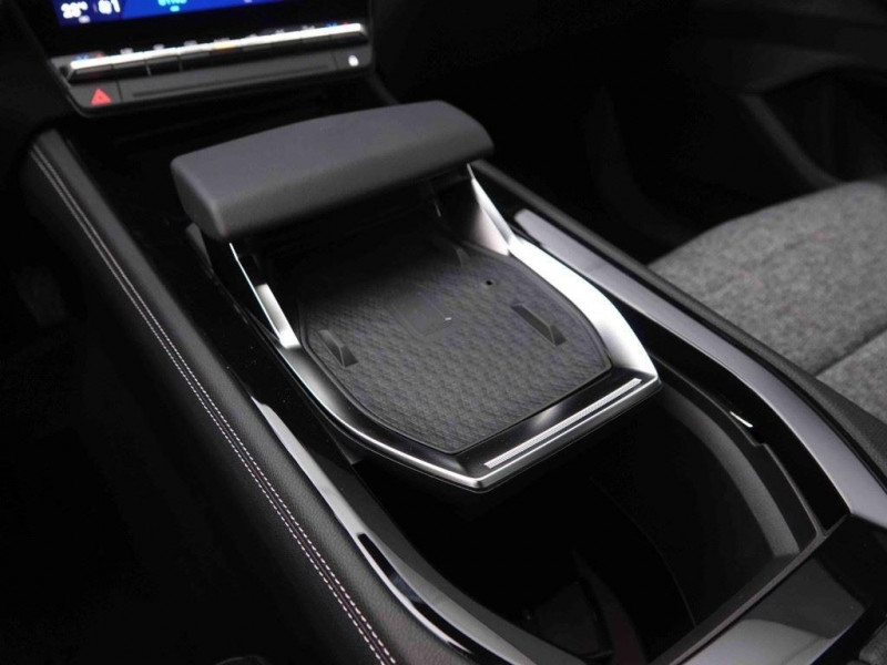 Photo 18 de l'offre de RENAULT Espace E-TECH 200 Full Hybrid 7PL Techno à 39898€ chez Carlyss automobiles Vitré