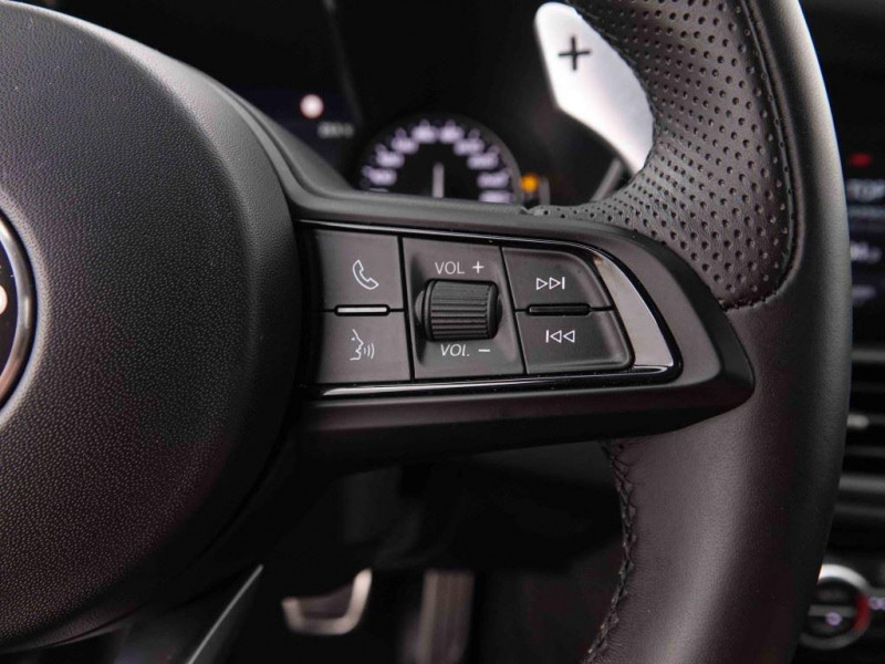 Photo 22 de l'offre de ALFA ROMEO Giulia 2.0 Turbo Q4 AT8 Veloce à 35656€ chez Carlyss automobiles Vitré