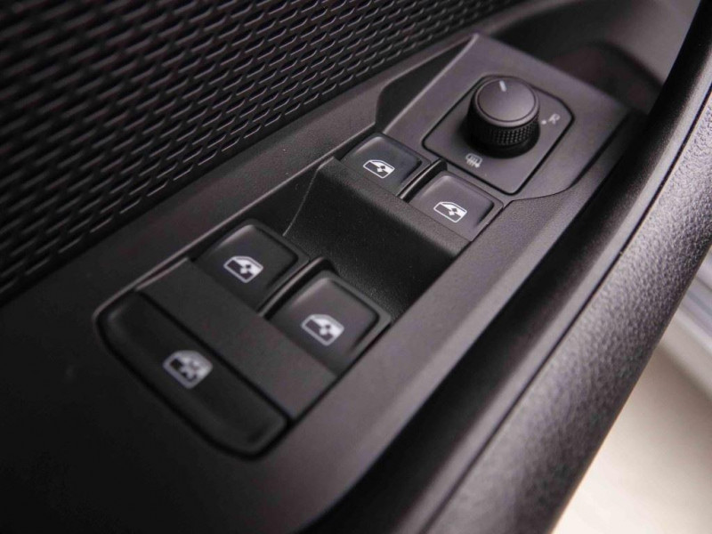 Photo 22 de l'offre de SKODA Octavia 1.5 TSi 116 MHEV DSG Combi MY25 Edition à 30893€ chez Carlyss automobiles Vitré