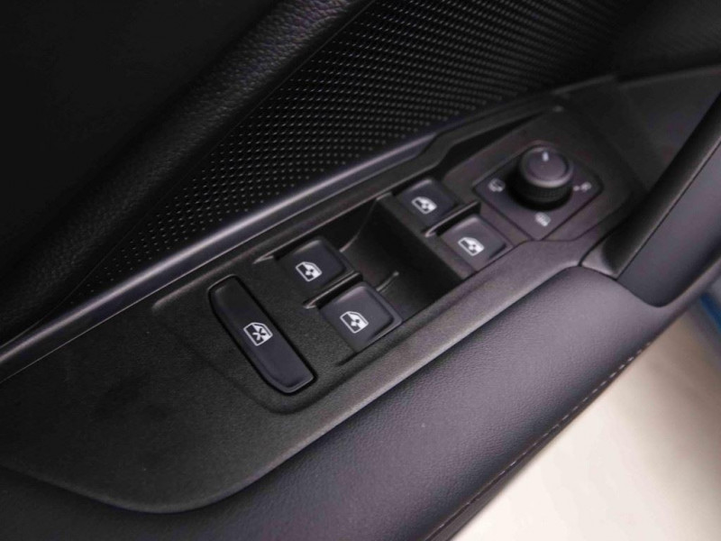 Photo 12 de l'offre de VOLKSWAGEN Tiguan 1.5e TSi DSG Life à 39098€ chez Carlyss automobiles Vitré