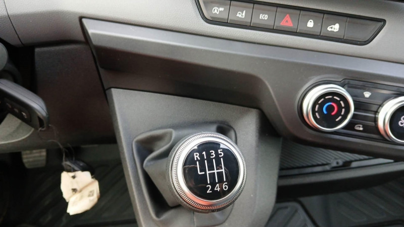 Photo 12 de l'offre de Renault Master VAN MASTER FGN TRAC 3T5 L2H2 BLUE DCI 170 EXTRA à 37977€ chez Carlyss automobiles Vitré