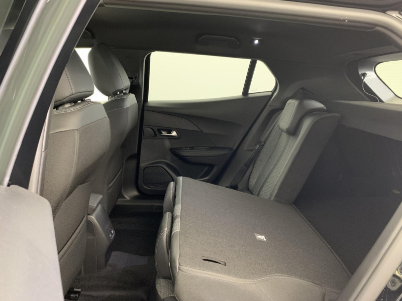 Photo 12 de l'offre de PEUGEOT 2008 Hybrid 145 e-DCS6 Allure à 24998€ chez Carlyss automobiles Vitré