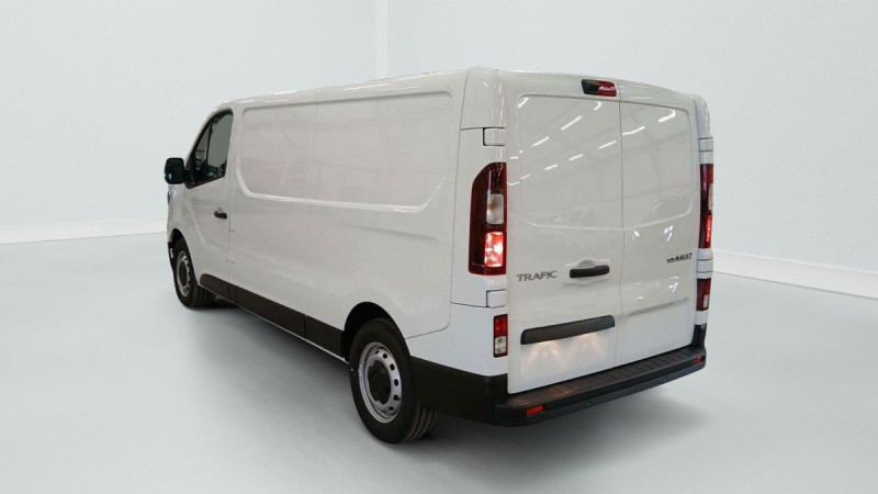 Photo 2 de l'offre de RENAULT TRAFIC FOURGON TRAFIC FGN L2H1 3T BLUE DCI 130 GSR2 EXTRA à 33177€ chez Carlyss automobiles Vitré