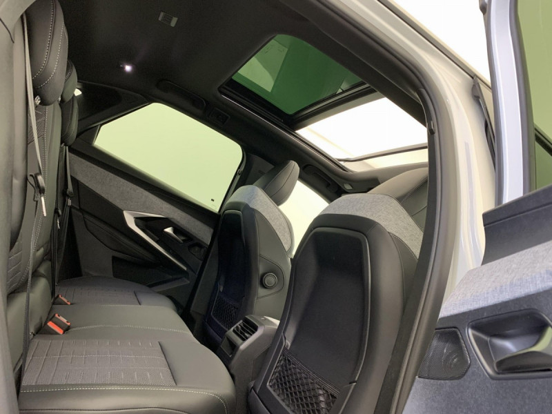 Photo 10 de l'offre de PEUGEOT 3008 Hybrid 145 e-DCS6 GT à 34998€ chez Carlyss automobiles Vitré