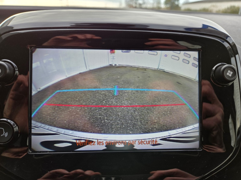 Photo 9 de l'offre de Citroën C1 (2) VTi 72 S&S BVM Feel à 9490€ chez Carlyss automobiles Vitré