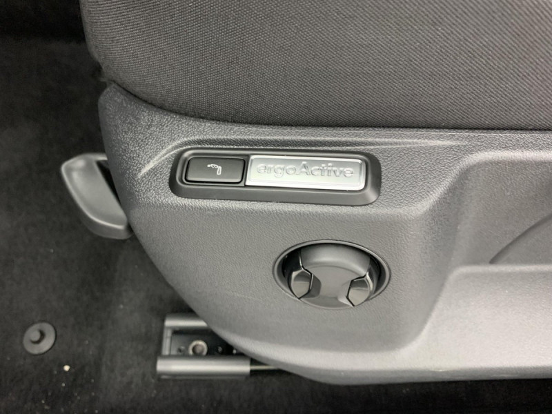 Photo 22 de l'offre de VOLKSWAGEN T-roc 1.5 TSI EVO2 150 Start/Stop DSG7 R-Line Edition à 33598€ chez Carlyss automobiles Vitré