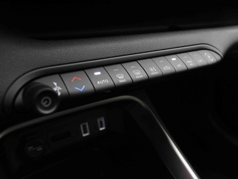 Photo 15 de l'offre de Jeep Avenger 1.2T e-Hybrid DCT Summit à 31469€ chez Carlyss automobiles Vitré