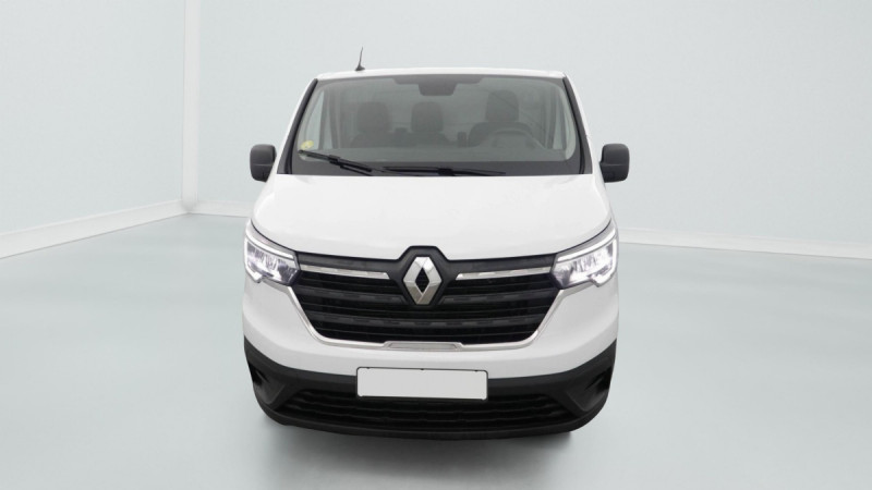 Photo 2 de l'offre de RENAULT TRAFIC FOURGON TRAFIC FGN L2H1 3000 KG BLUE DCI 130 CONFORT à 30897€ chez Carlyss automobiles Vitré