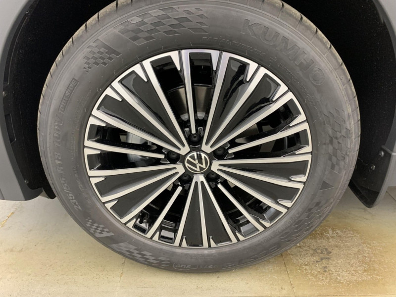 Photo 11 de l'offre de VOLKSWAGEN TIGUAN NOUVEAU 1.5 eTSI 150CV DSG7 LIFE PLUS à 39498€ chez Carlyss automobiles Vitré