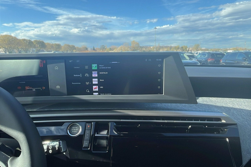 Photo 19 de l'offre de PEUGEOT 5008 Hybrid 145 e-DCS6 Allure à 31998€ chez Carlyss automobiles Vitré