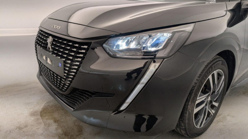 Photo 21 de l'offre de PEUGEOT 208 PureTech 100 S&S BVM6 Allure à 16293€ chez Carlyss automobiles Vitré