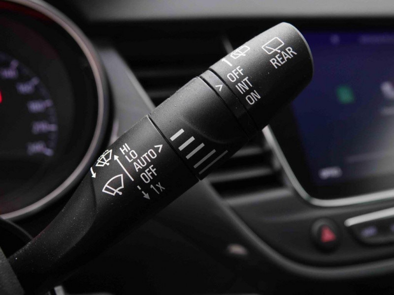 Photo 9 de l'offre de OPEL Crossland 1.2 Turbo 110 ch Elegance à 19298€ chez Carlyss automobiles Vitré