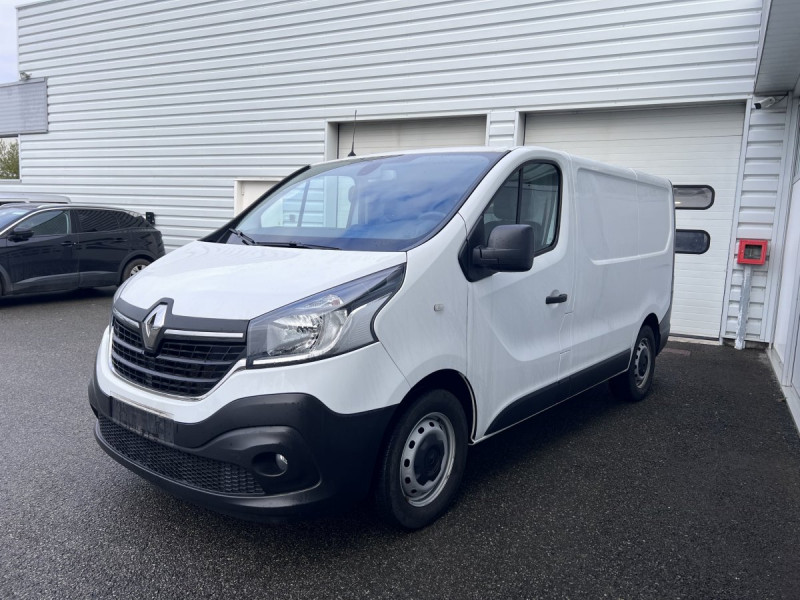 Photo 2 de l'offre de Renault Trafic (3) 15408 euros HT NV FG CF L1H1 1200 Energy dCi 145 à 18490€ chez Carlyss automobiles Vitré