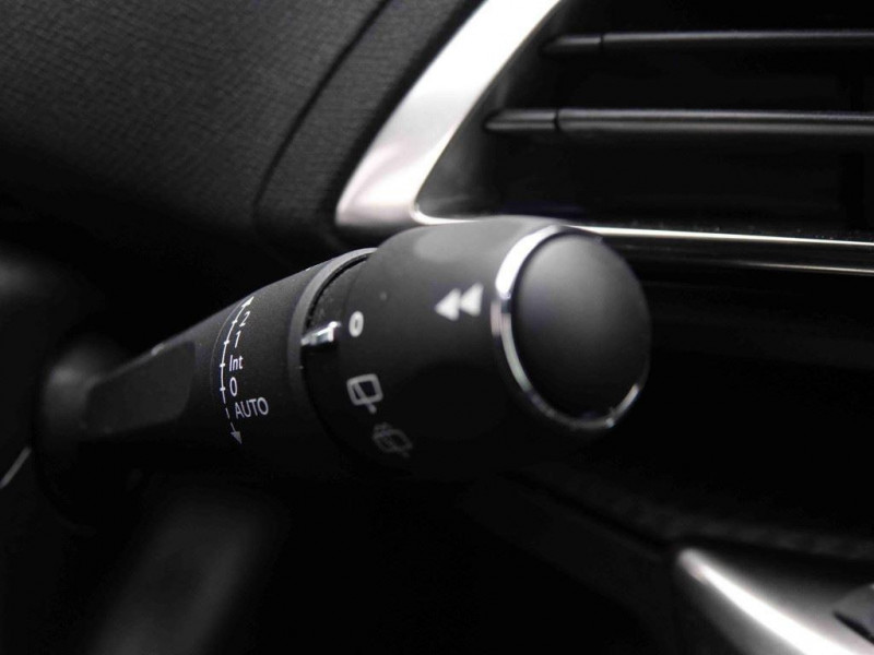 Photo 17 de l'offre de PEUGEOT 3008 PureTech 130ch S&S BVM6 Allure Pack à 22698€ chez Carlyss automobiles Vitré