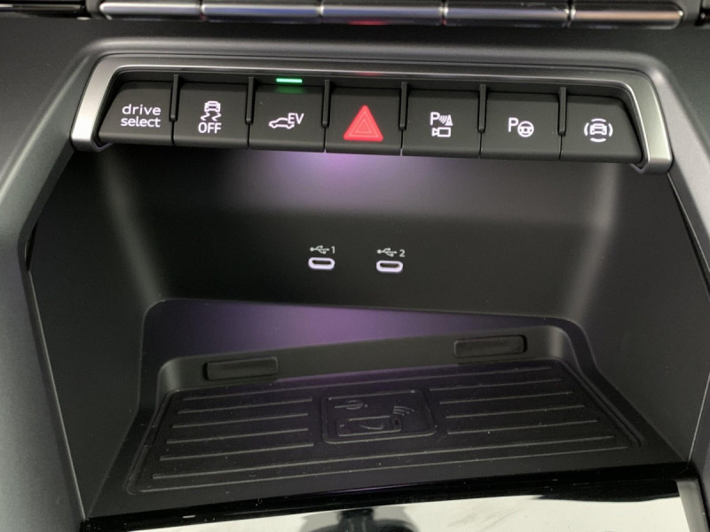 Photo 32 de l'offre de AUDI A3 SPORTBACK NOUVELLE 45 TFSI E HYBRIDE RECHARGEABLE 272 S TRONIC 6 S LINE à 43998€ chez Carlyss automobiles Vitré