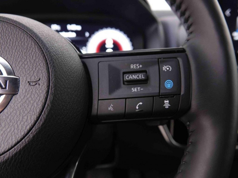 Photo 10 de l'offre de NISSAN QASHQAI 1.3 DiG-T 158 X-Tronic Tekna à 33998€ chez Carlyss automobiles Vitré