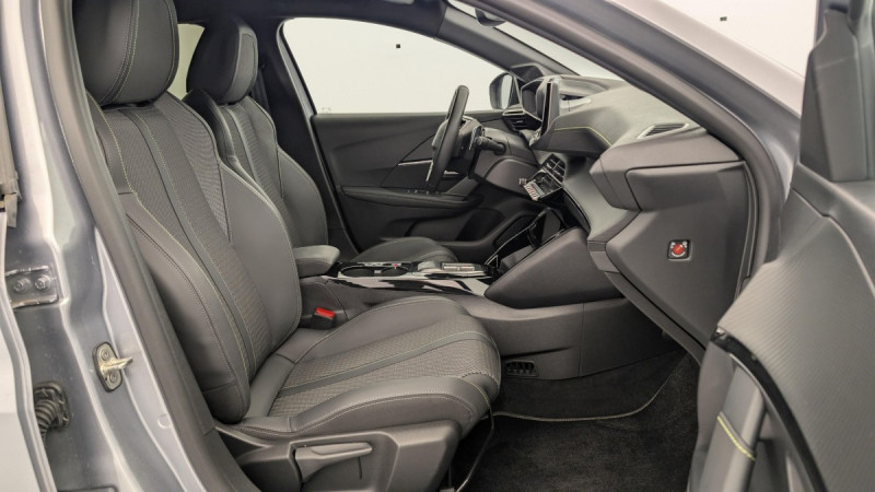 Photo 9 de l'offre de PEUGEOT 208 Hybrid 136 e-DCS6 GT à 21505€ chez Carlyss automobiles Vitré