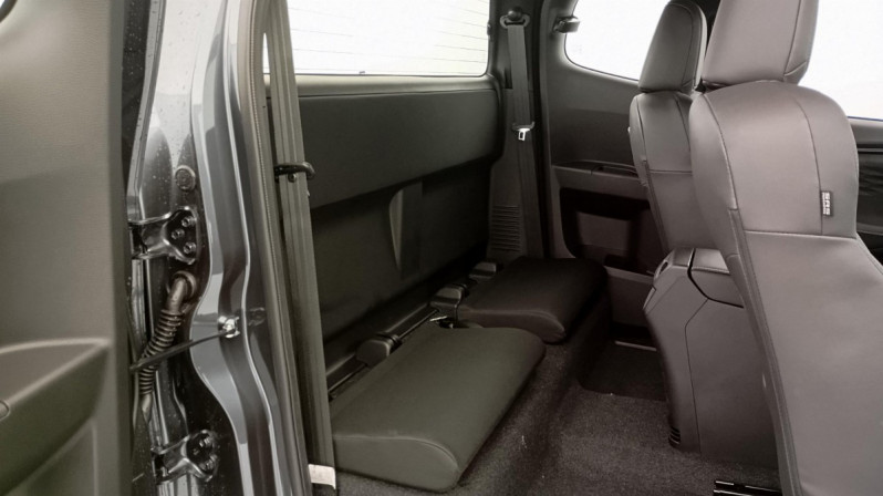 Photo 5 de l'offre de ISUZU D-MAX 1.9 4X4 SPACE CAB N60 NSPORT  AT à 47346€ chez Carlyss automobiles Vitré