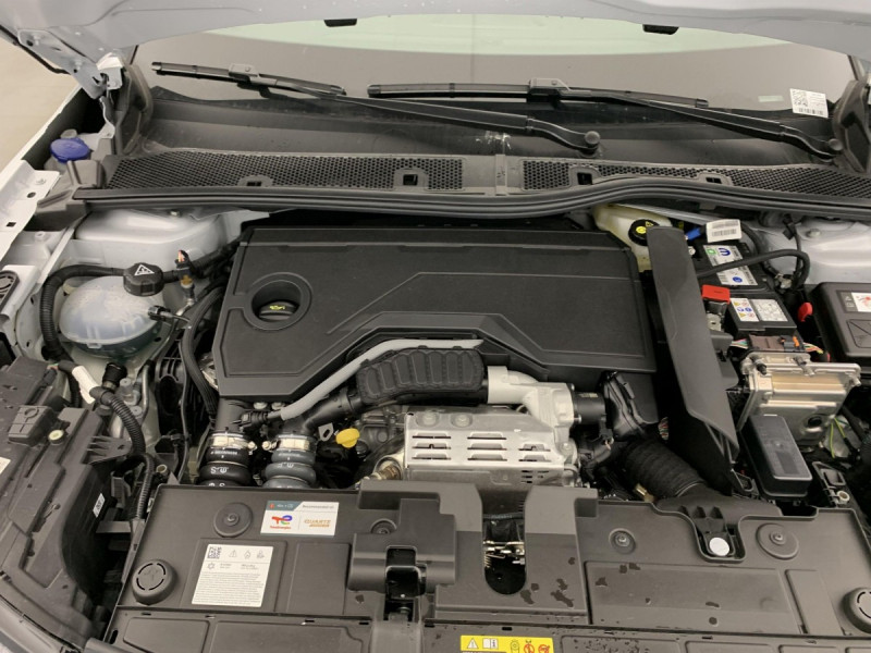 Photo 21 de l'offre de CITROEN C4 Hybride 145 e-DCS6 Max à 22998€ chez Carlyss automobiles Vitré