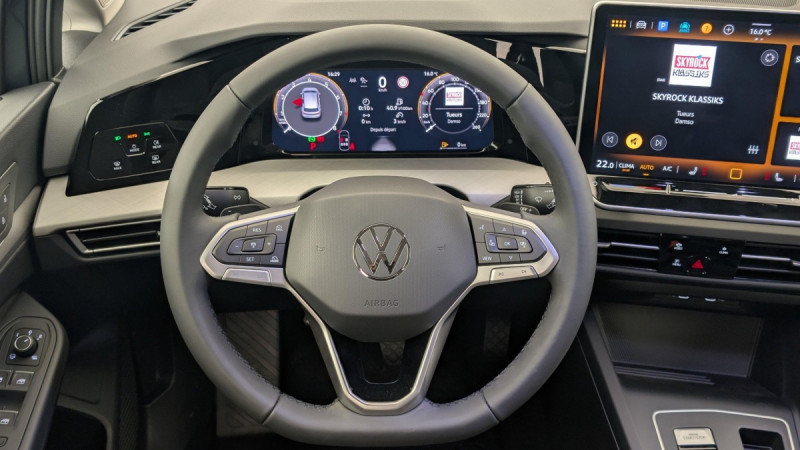 Photo 14 de l'offre de VOLKSWAGEN GOLF 8 1.5 ETSI EVO2 150 DSG7 LIFE PLUS à 30598€ chez Carlyss automobiles Vitré