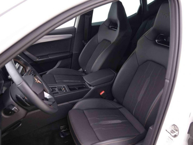 Photo 7 de l'offre de Cupra LEON 1.4 TSi 204 PHEV DSG à 26998€ chez Carlyss automobiles Vitré