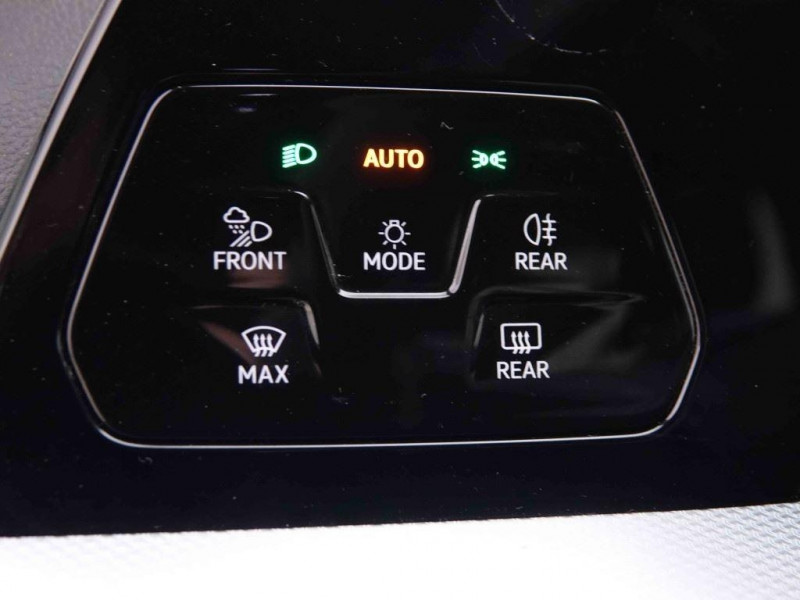 Photo 5 de l'offre de VOLKSWAGEN GOLF 1.5 TSi Edition à 29198€ chez Carlyss automobiles Vitré